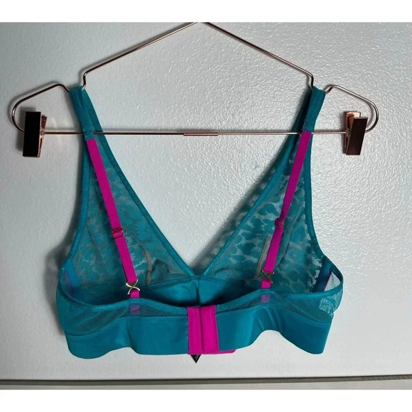 Victoria's Secret Womens Lace Wireless Triangle Bra Teal Sz M/M - Picture 2 of 7